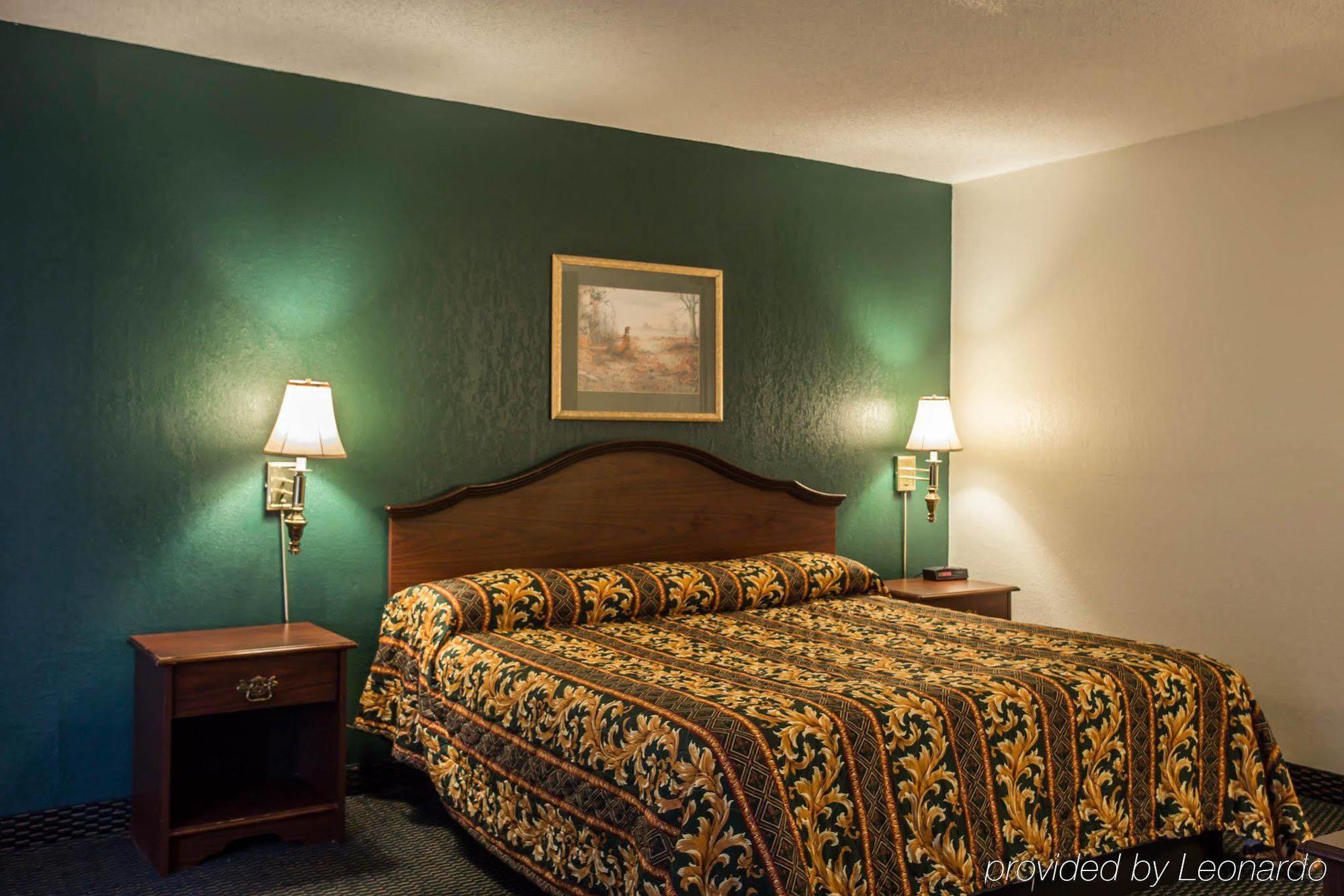 Econo Lodge Inn & Suites Lumberton Exterior photo